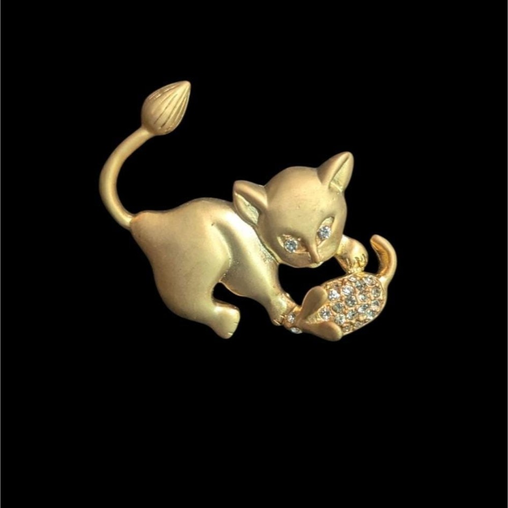 Gold Tone‎ Cat Brooch Rhinestone Eyes Playful Kitten Pin Whimsical Jewelry